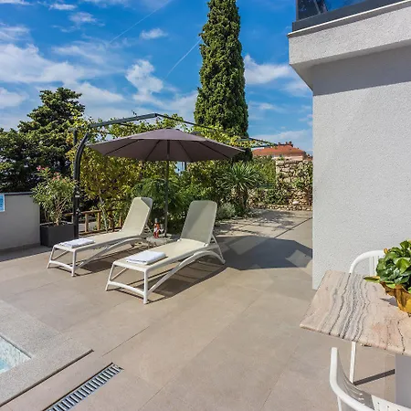 Modernes 500 Meter Zum Sandstrand Apartment Crikvenica